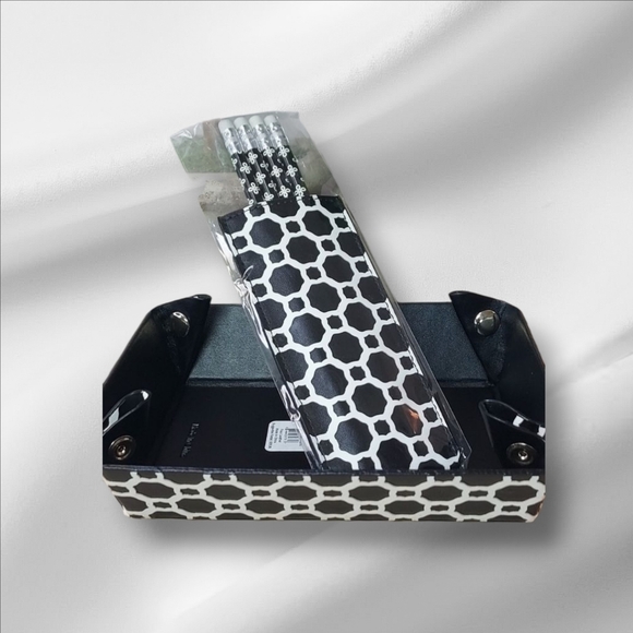 Vera Bradley Black and White Geometric Pencil Case - Picture 1 of 6